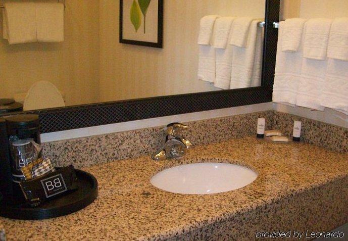 Fairfield Inn And Suites By Marriott Strasburg Shenandoah Valley Екстериор снимка