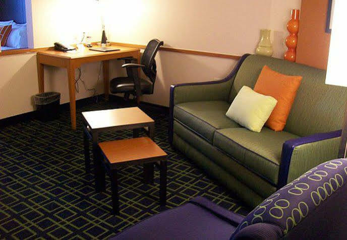Fairfield Inn And Suites By Marriott Strasburg Shenandoah Valley Екстериор снимка